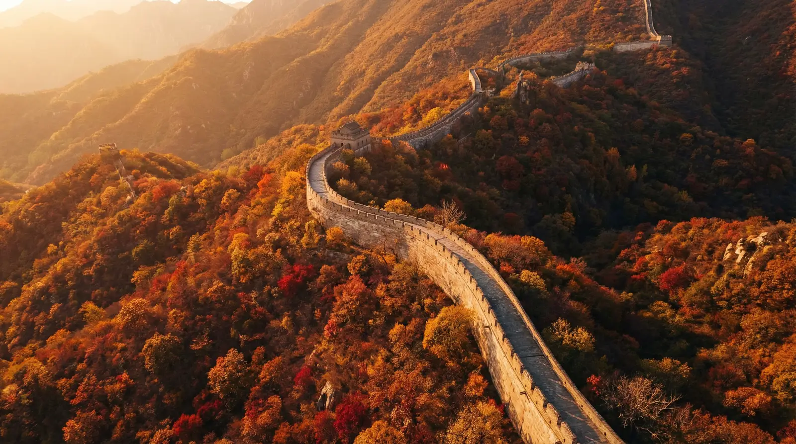 超碰97免费人妻 秋日长城航拍全景
